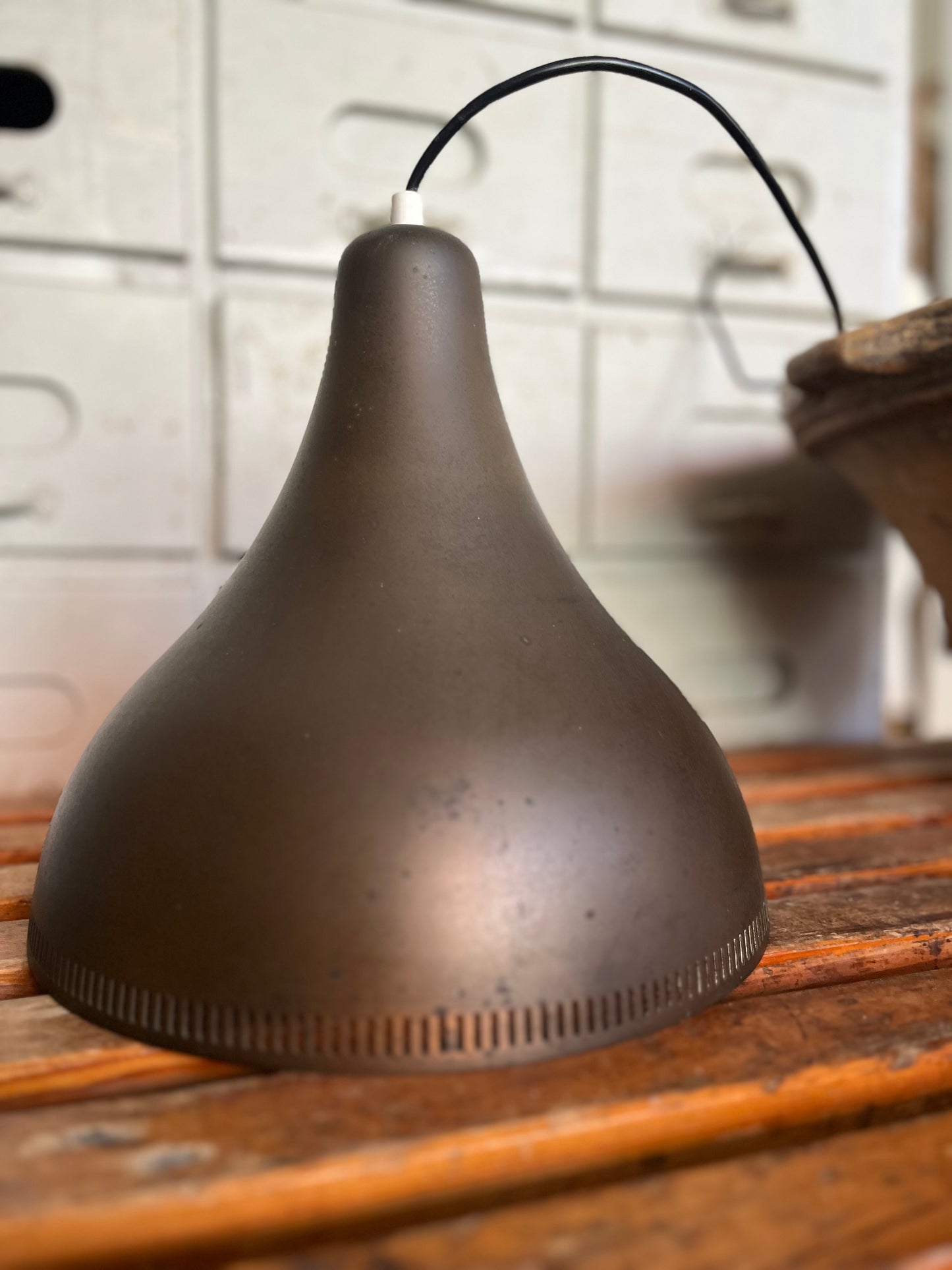 Kegleformet lampe