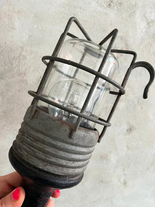 Staldlampe med krog