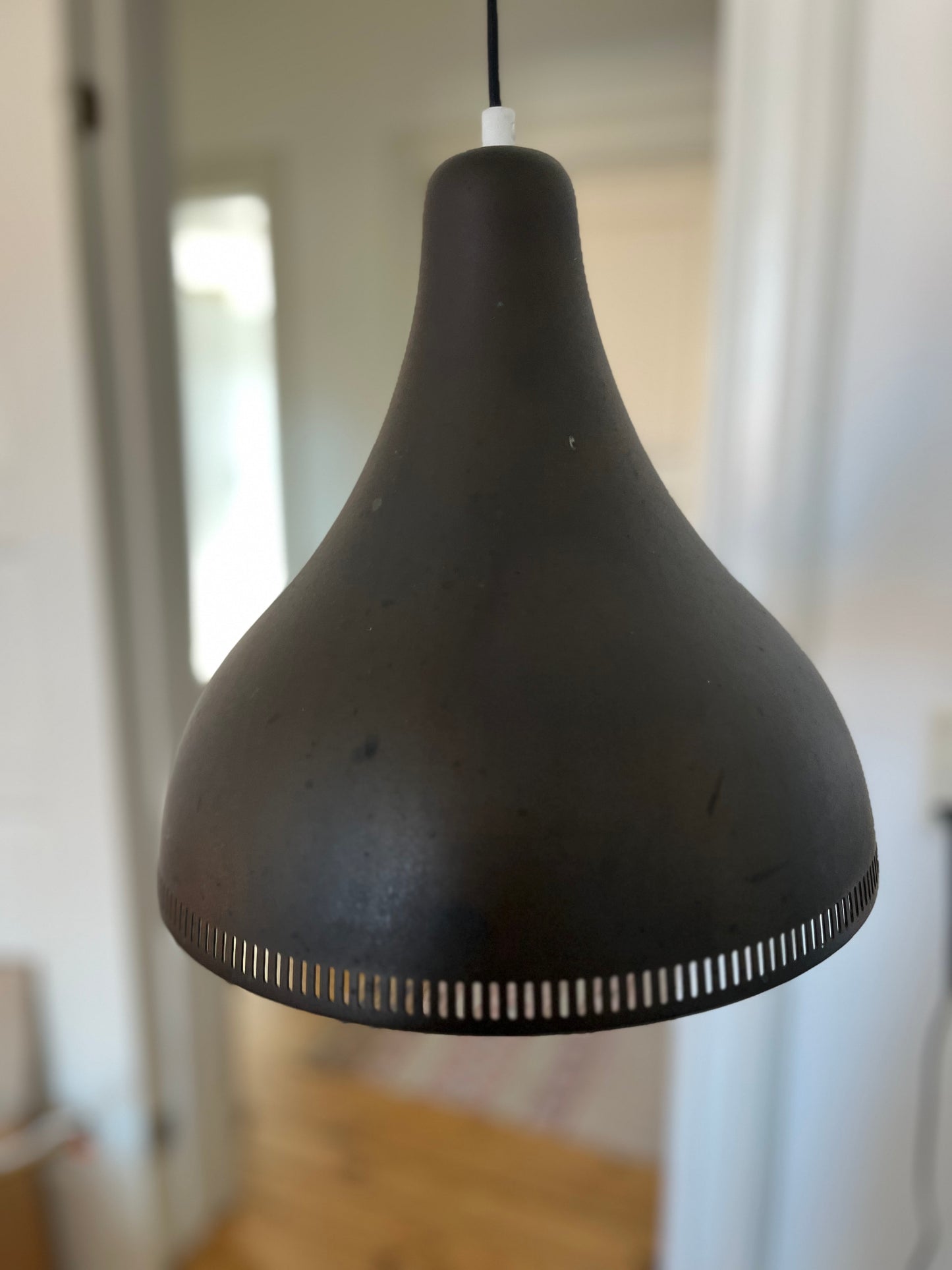 Kegleformet lampe