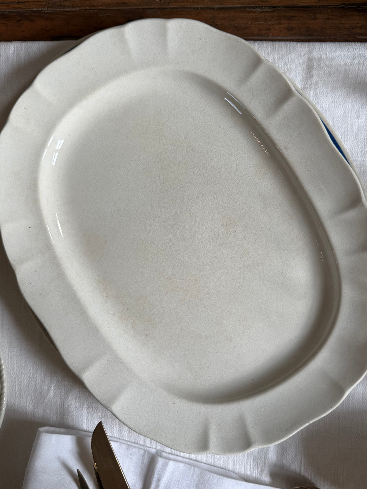Hvidt serveringsfad fra Aluminia