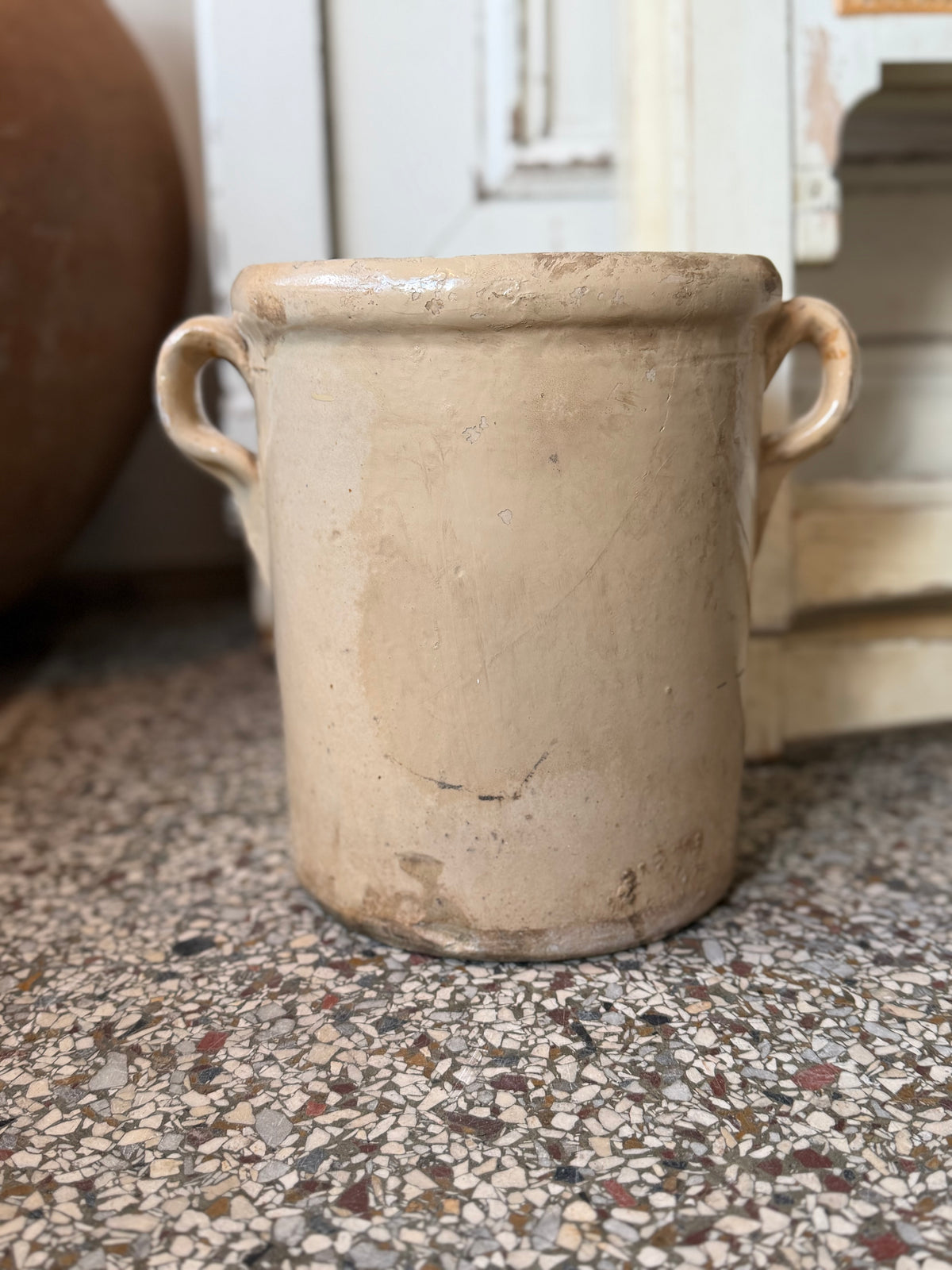 Klassisk italiensk vintage krukke med ører