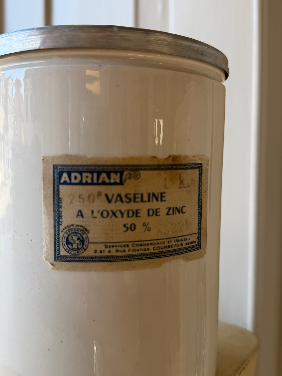 Vintage fransk apotekerkrukke af fajance