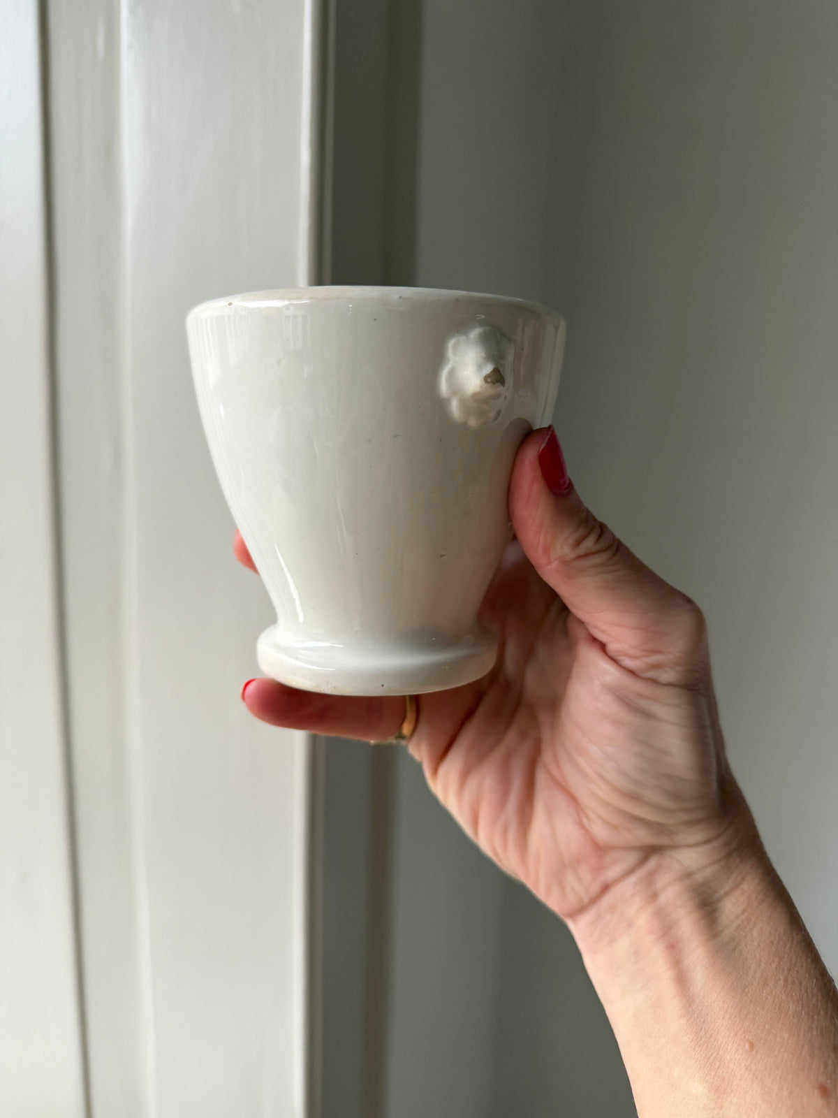 Antik fransk kop af jernporcelæn