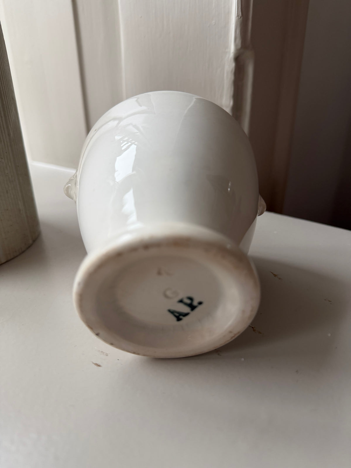 Antik fransk kop af jernporcelæn
