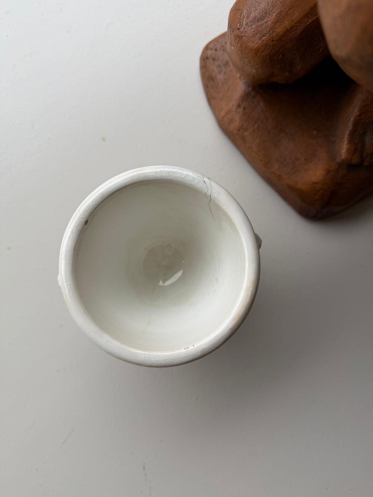 Antik fransk kop af jernporcelæn