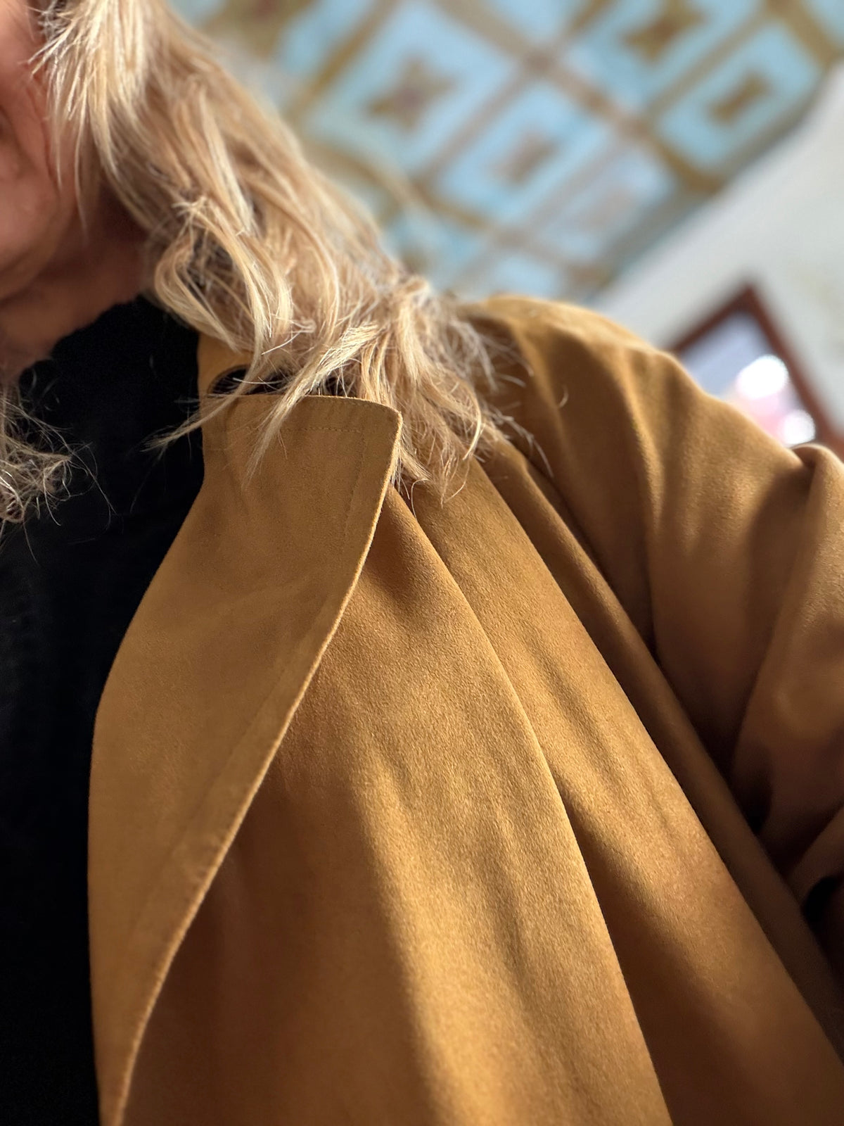 Vintage trenchcoat i cognacfarvet faux suede