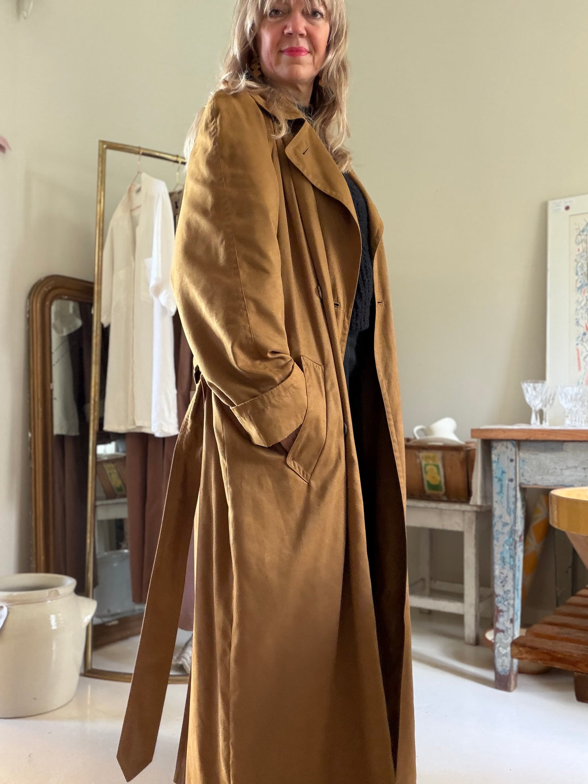 Vintage trenchcoat i cognacfarvet faux suede