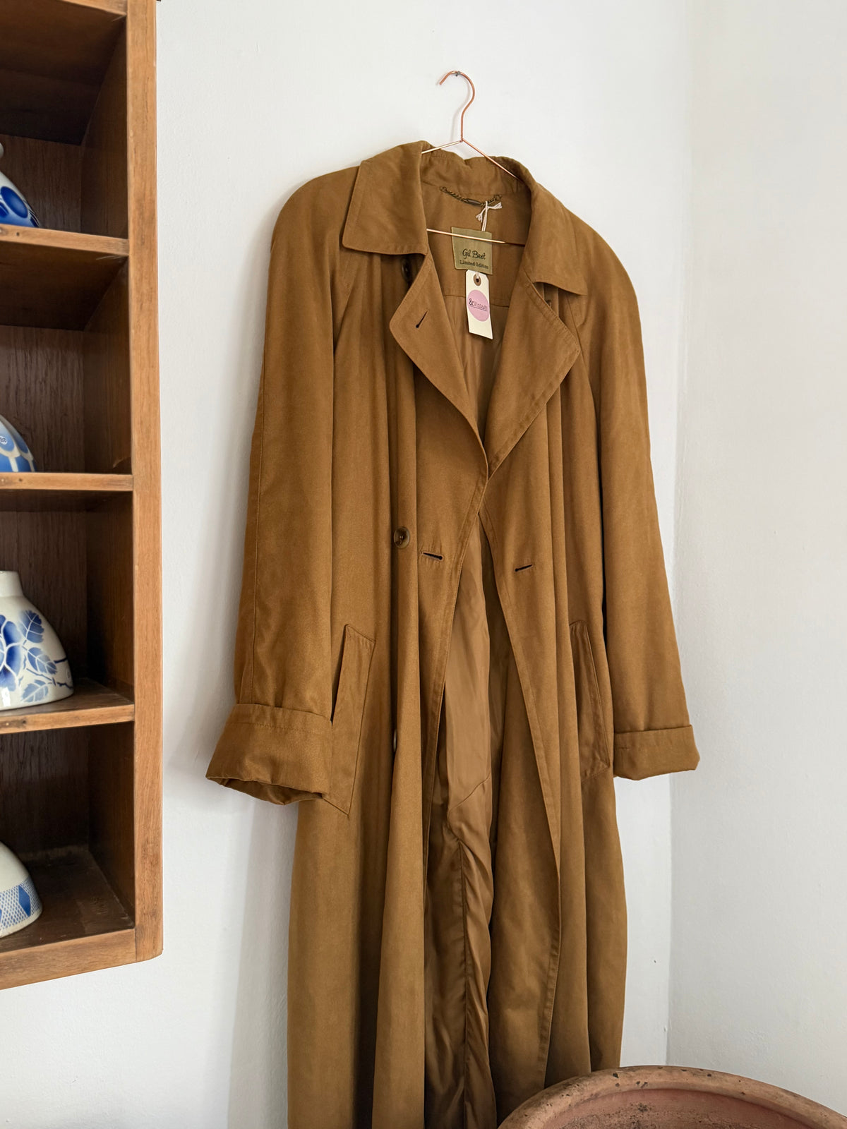 Vintage trenchcoat i cognacfarvet faux suede