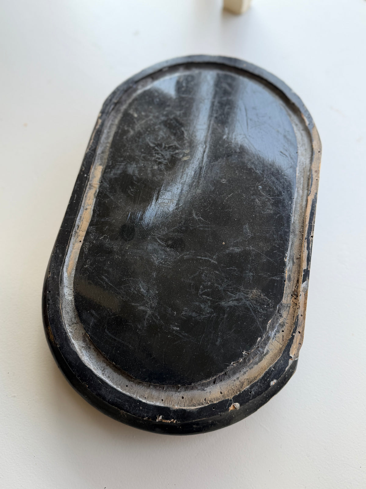 Vintage træbund til glaskuppel