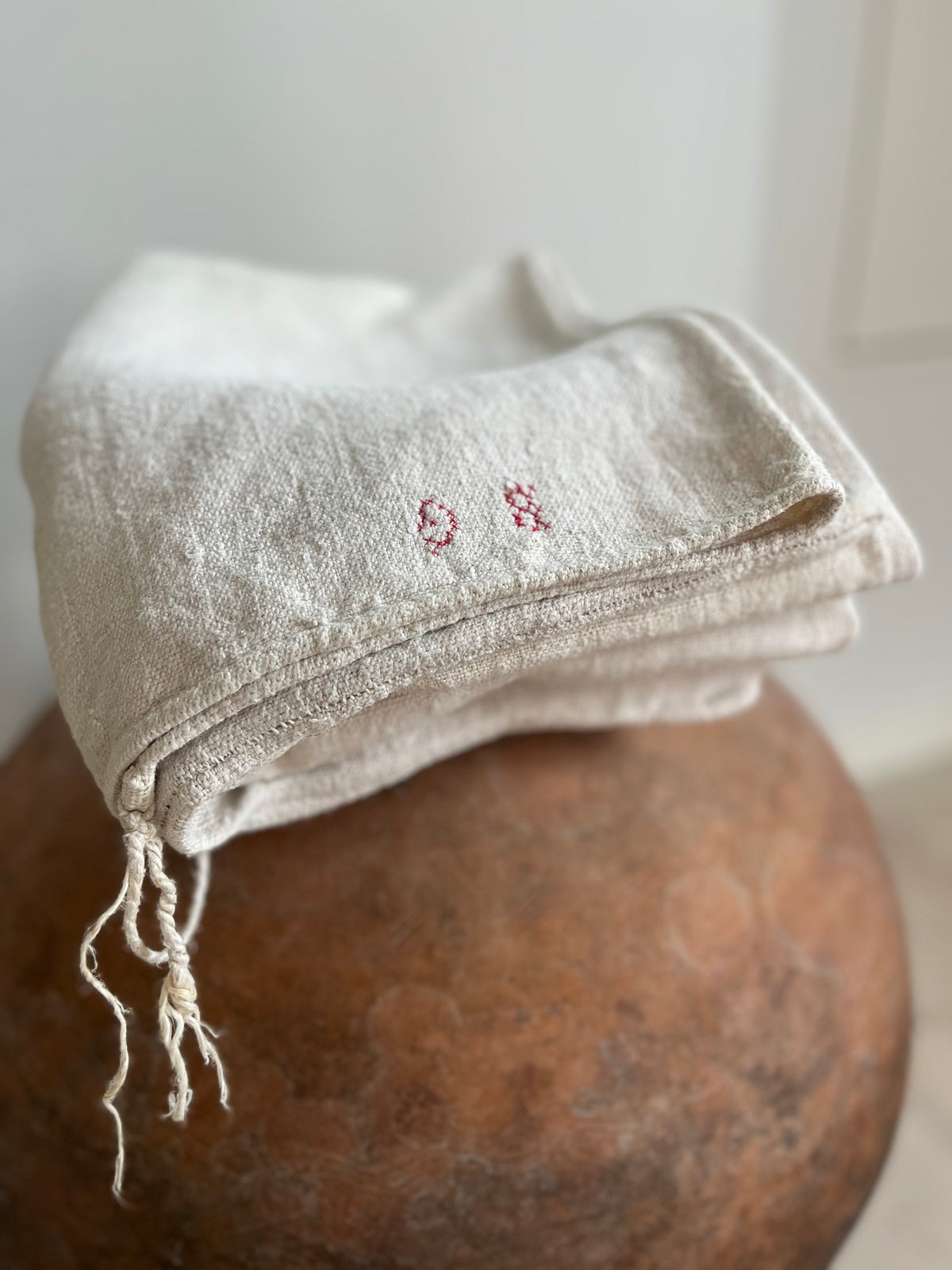 Fransk vintage hørdug med initialer