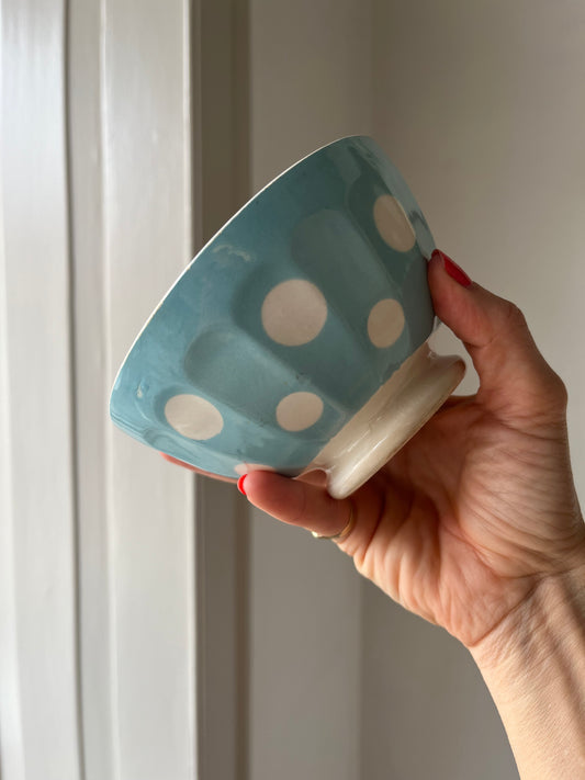 Fransk kaffeskål m prikker