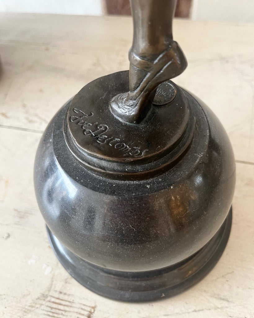 Joé Descomps, bronzefigur